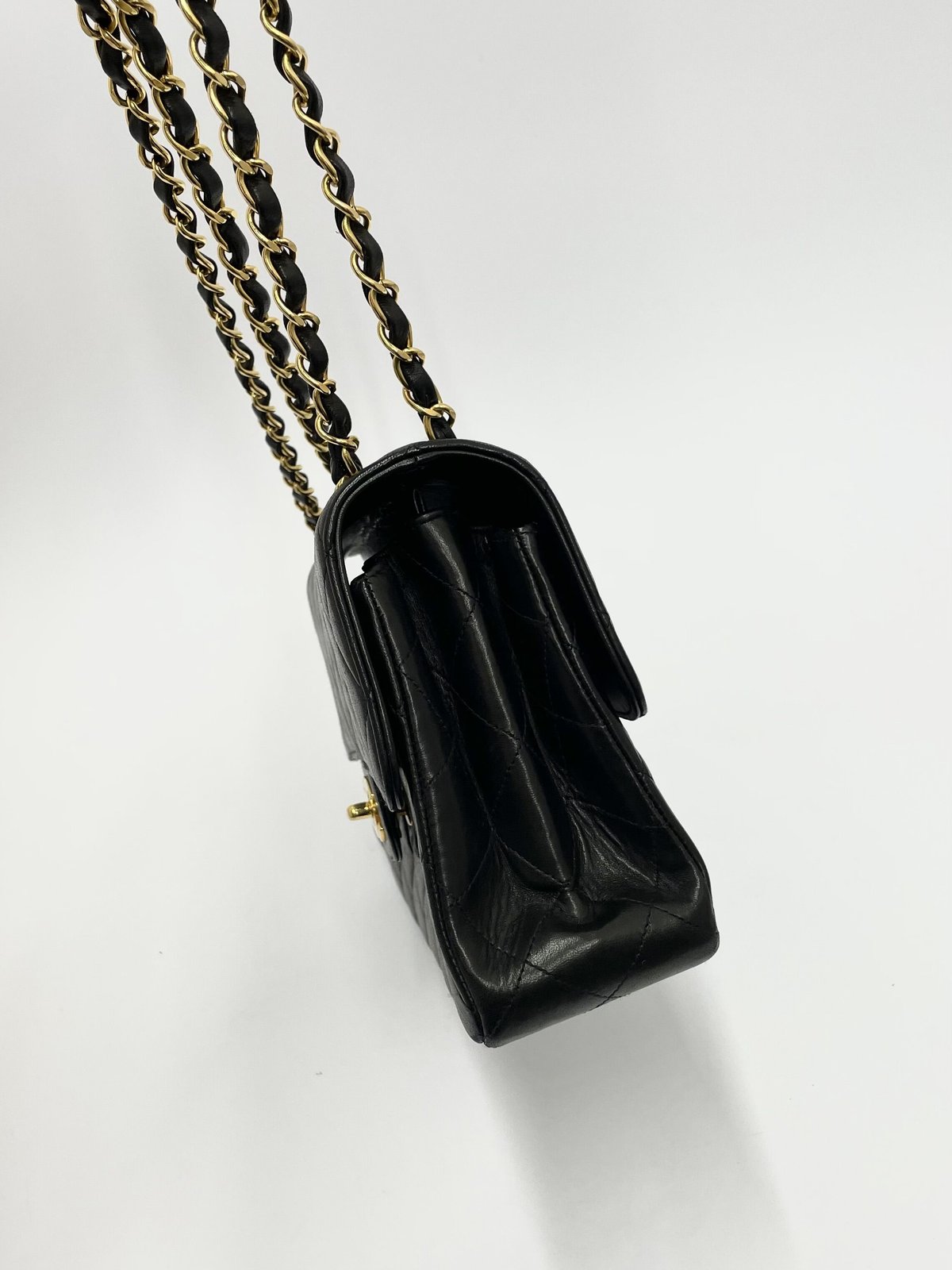 CHANEL ラムスキン ダブルフェース マトラッセ チェーン CHANEL ラムスキン ダブルフェース マトラッセ チェーン