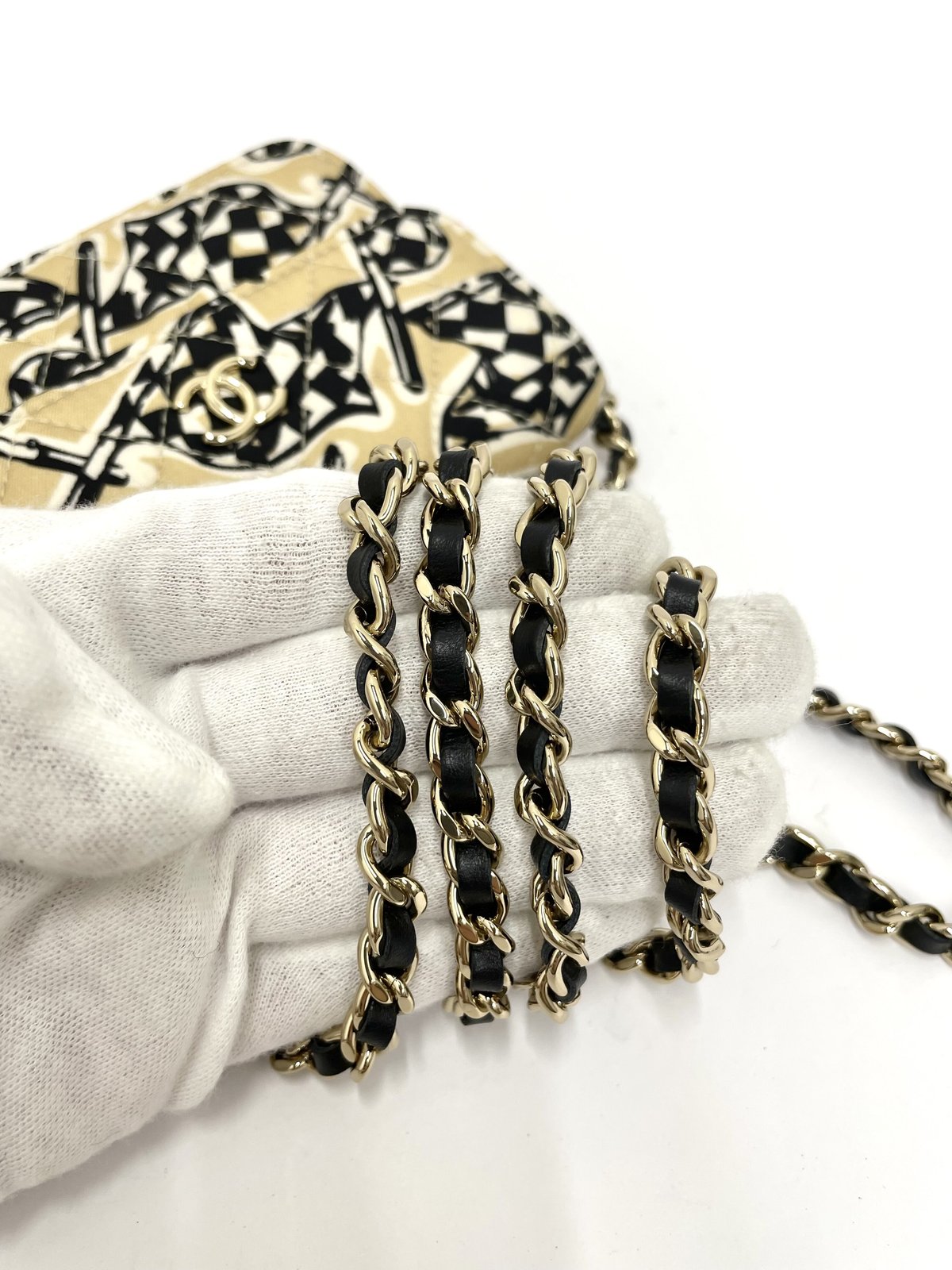 CHANEL チェーンショルダーバッグ ミニ マトラッセキルティング 