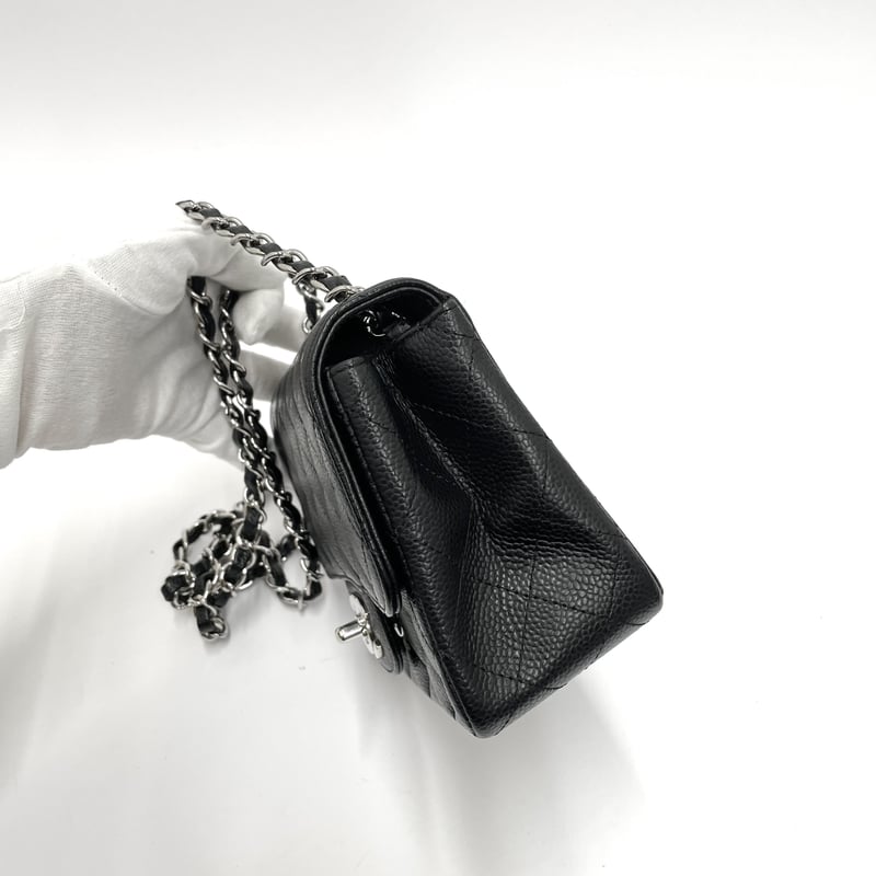 CHANEL キャビアスキン マトラッセ ミニフラップバッグ 17 CHANEL キャビアスキン マトラッセ ミニフラップバッグ 17