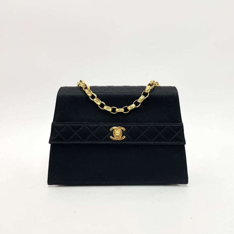 極美品 シャネル マトラッセ金具 サマーTシャツ カシミヤシルク Mサイズ 極美品 シャネル マトラッセ金具 サマーTシャツ カシミヤシルク