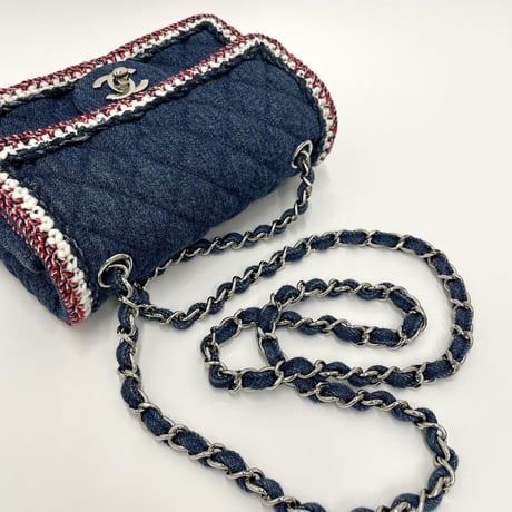 CHANEL ミニ マトラッセ チェーンショルダーバッグ デニム  ブルー／レッド／ホワイト 26番台