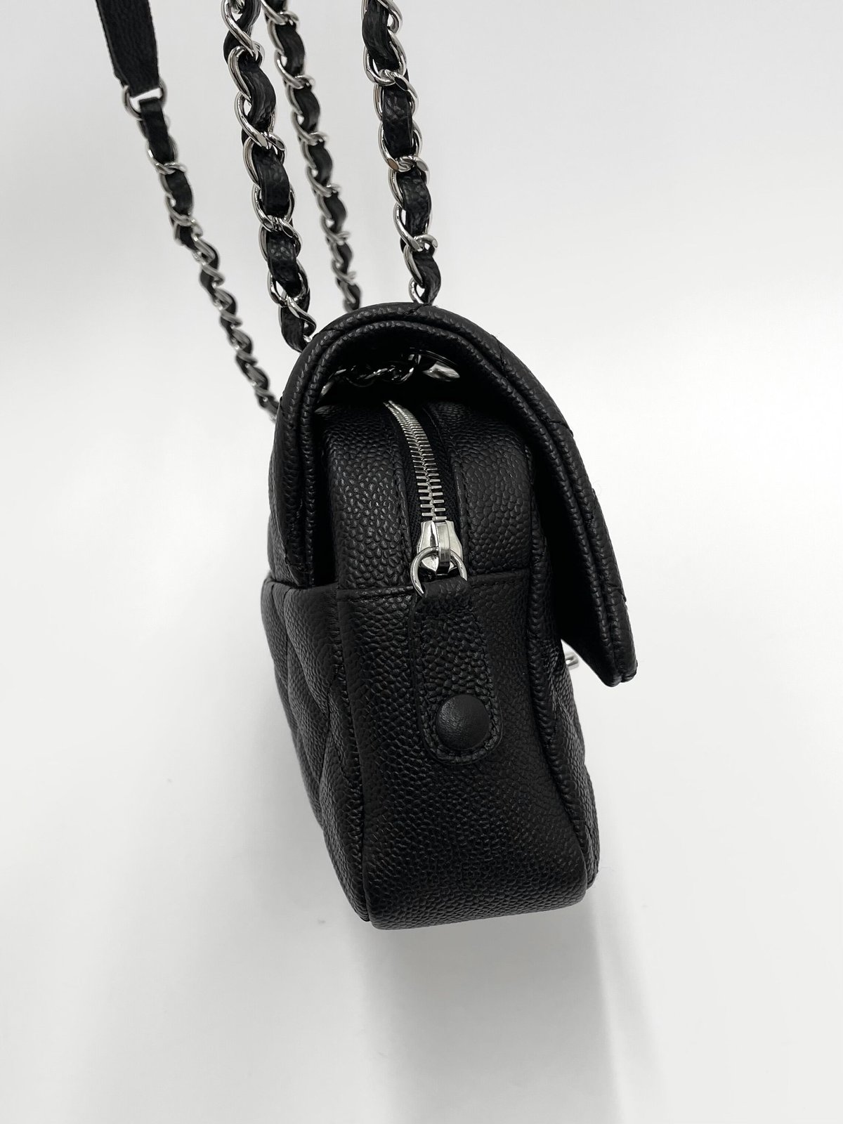 CHANEL マトラッセ キャビアスキン チェーンショルダーバッグ ブラック fit=scale-down,w=1200