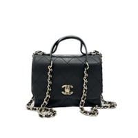 CHANEL チェーンショルダーバッグ ミニ マトラッセキルティング