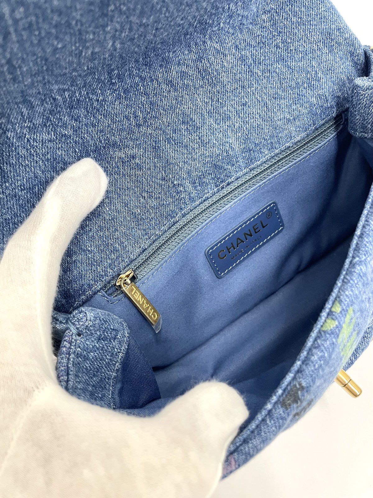 CHANEL 2022SS未使用品 マトラッセ デニム 落書 チェーン CHANEL 2022SS未使用品 マトラッセ デニム 落書 チェーン