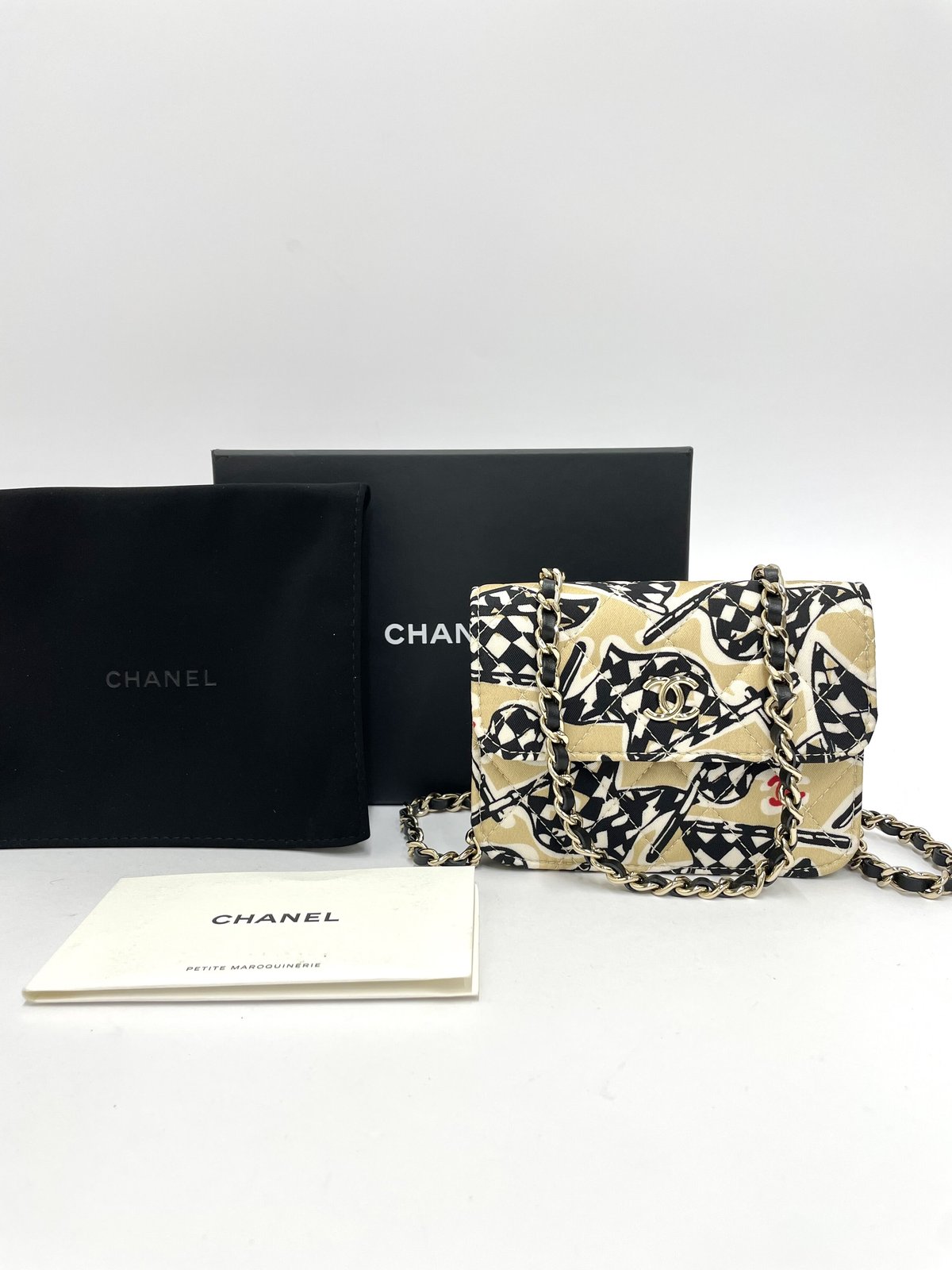 CHANEL チェーンショルダーバッグ ミニ マトラッセキルティング CHANEL チェーンショルダーバッグ ミニ マトラッセキルティング