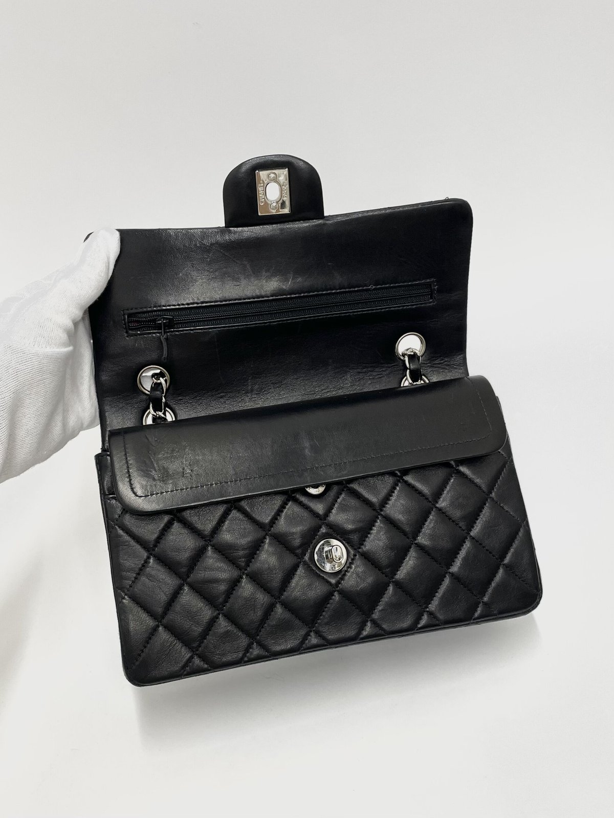 美品 シャネル マトラッセ ラムスキン フラップ チェーン ショルダー バッグ CHANEL（シャネル） （未使用 展示品）シャネル マトラッセ 20 ミニ