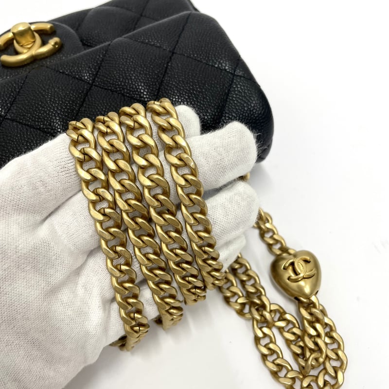 CHANEL 未使用品 キャビアスキン ミニマトラッセ ハートチェーン CHANEL 未使用品 キャビアスキン ミニマトラッセ ハートチェーン