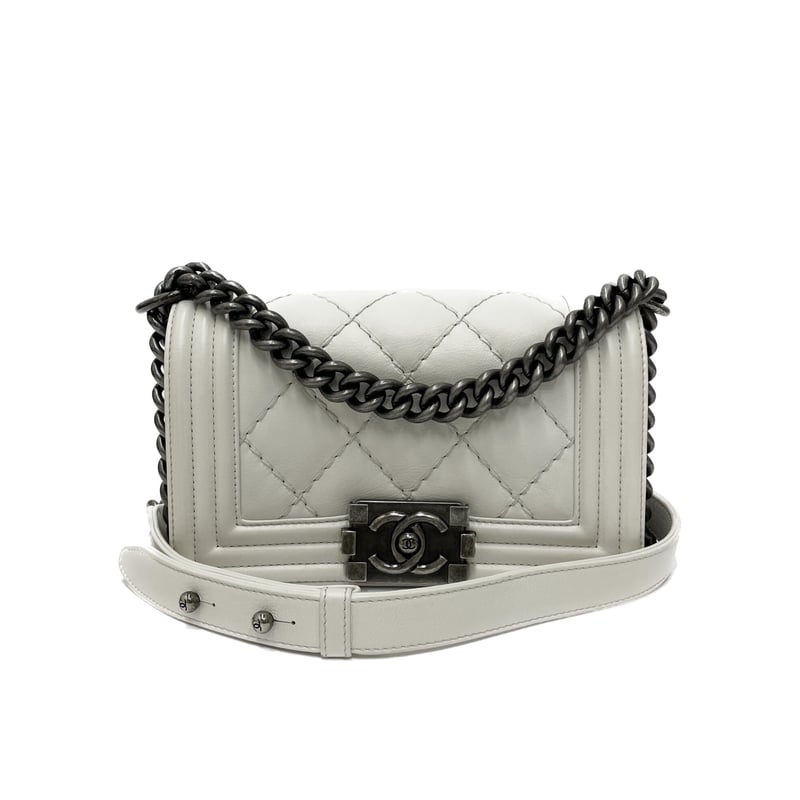 CHANEL ミニマトラッセ ボーイシャネル ショルダーバッグ ホワイト