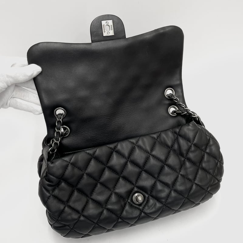 CHANEL ラムスキン マトラッセ チェーンショルダーバッグ 18番台 CHANEL ラムスキン マトラッセ チェーンショルダーバッグ 18番台