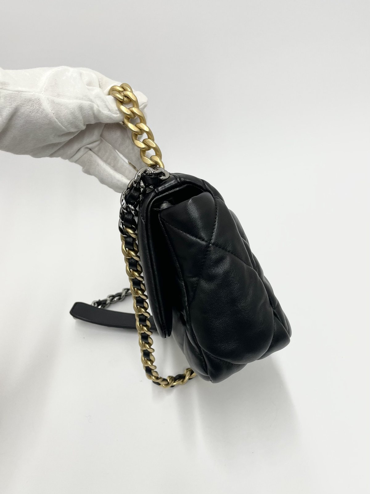 CHANEL 19ハンドバッグ/チェーンショルダーバッグ ゴールド金具 AS1160