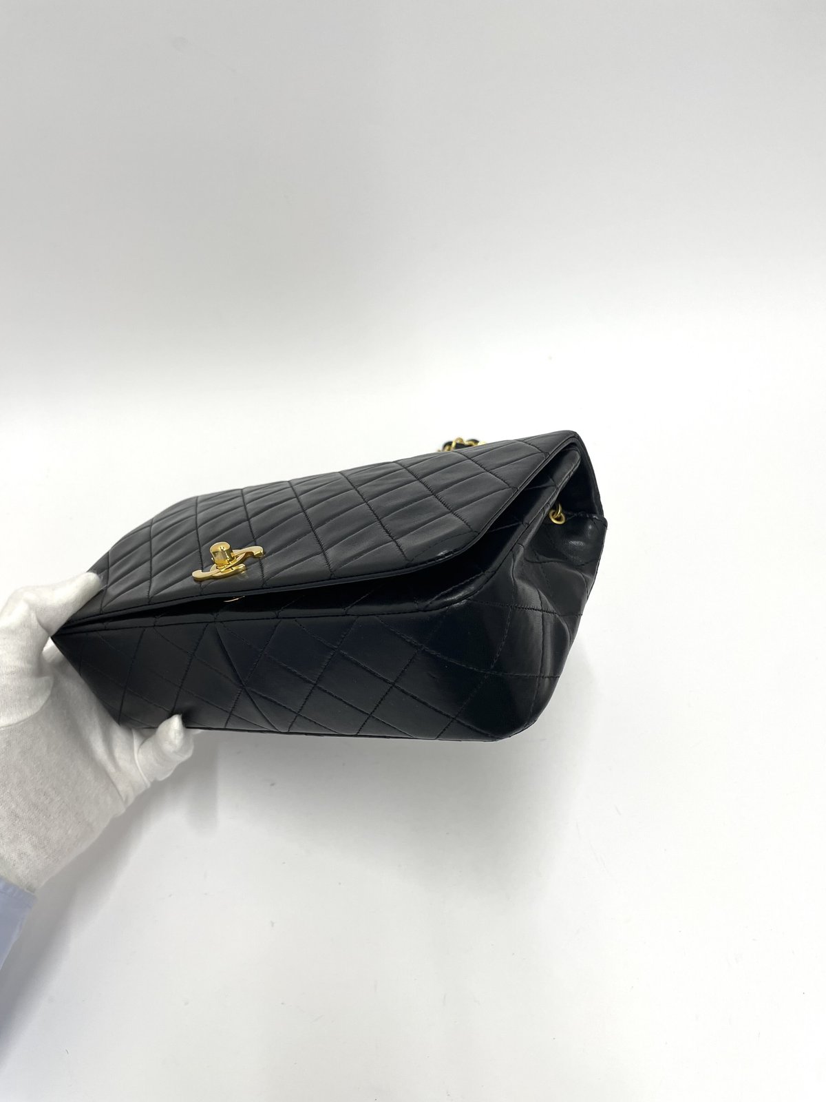 CHANEL ミニマトラッセ ラムスキン シングルフラップ シングルチェーン