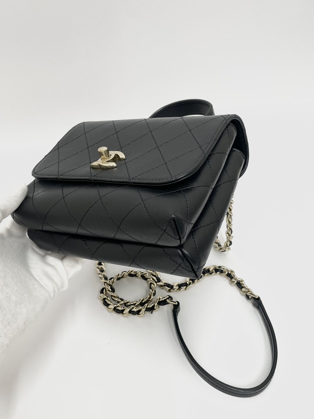 CHANEL レザー トップハンドル チェーンショルダーバッグ 28番台 CHANEL レザー トップハンドル チェーンショルダーバッグ 28番台