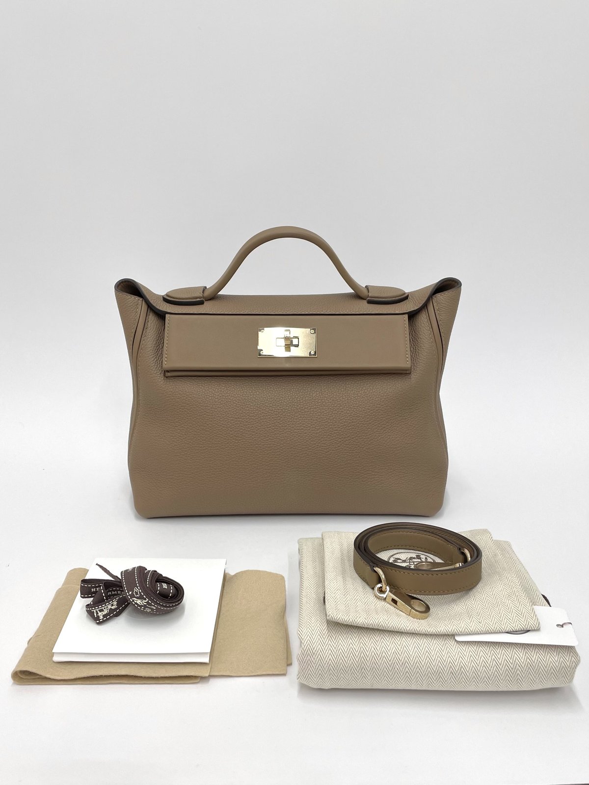 HERMES 保存品 24/24 29ヴァンキャトル ベージュドゥワイマール HERMES 保存品 24/24 29ヴァンキャトル ベージュドゥワイマール