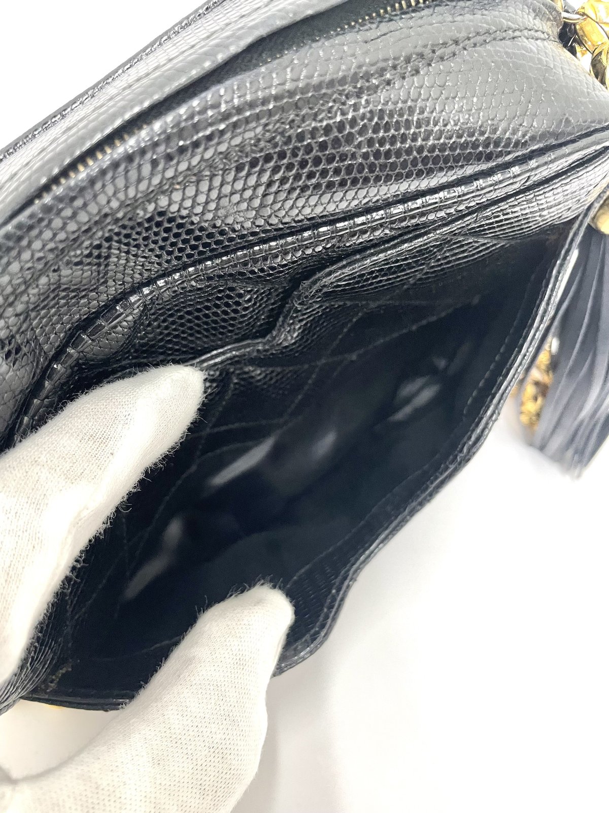 CHANEL リザード チェーンショルダーバッグ タッセルチャーム 2 CHANEL リザード チェーンショルダーバッグ タッセルチャーム 2