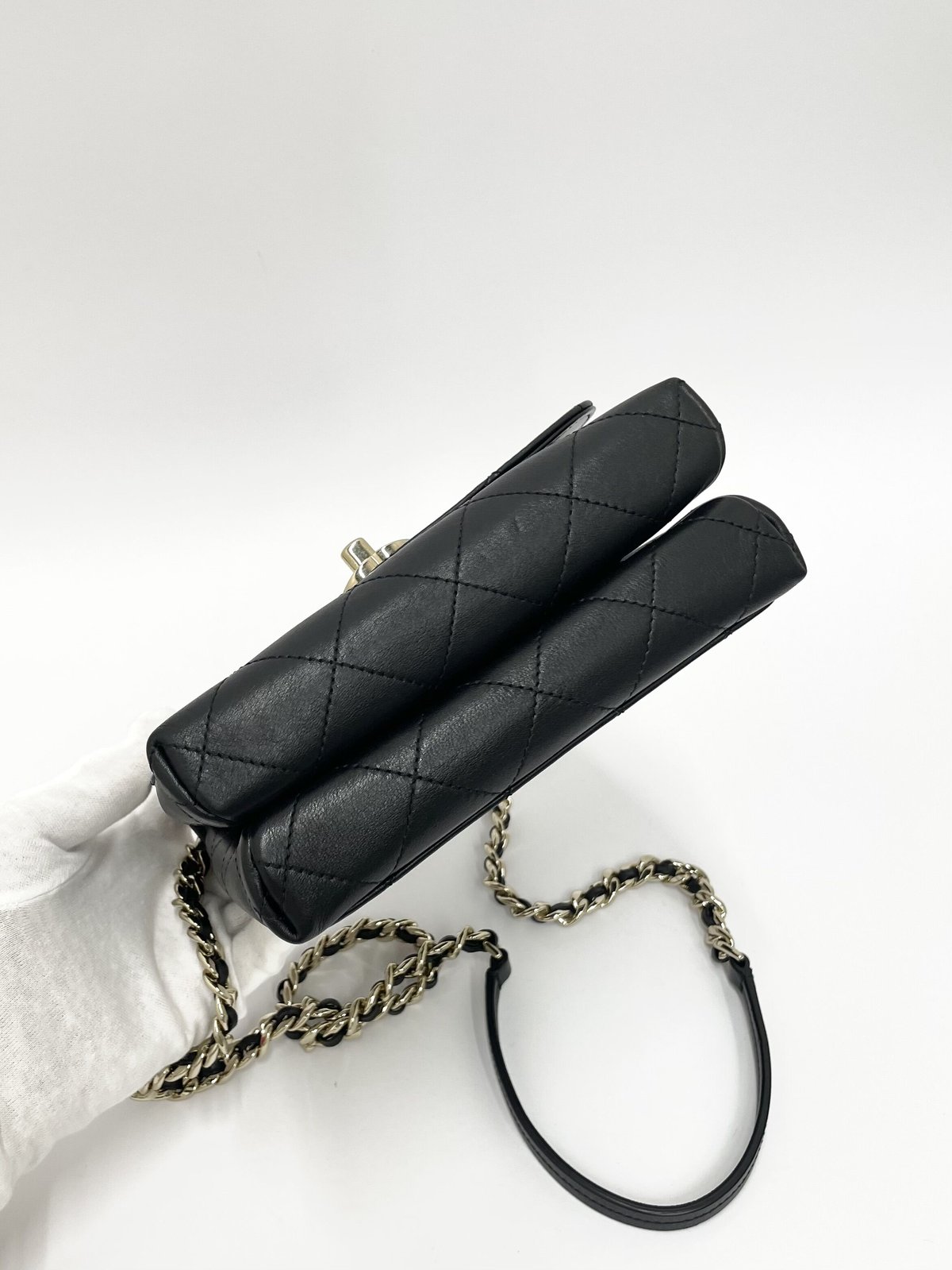 CHANEL レザー トップハンドル チェーンショルダーバッグ 28番台 CHANEL レザー トップハンドル チェーンショルダーバッグ 28番台