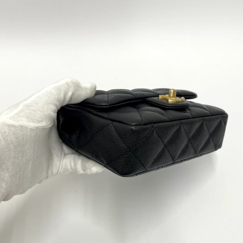 CHANEL 未使用品 キャビアスキン ミニマトラッセ ハートチェーン CHANEL 未使用品 キャビアスキン ミニマトラッセ ハートチェーン