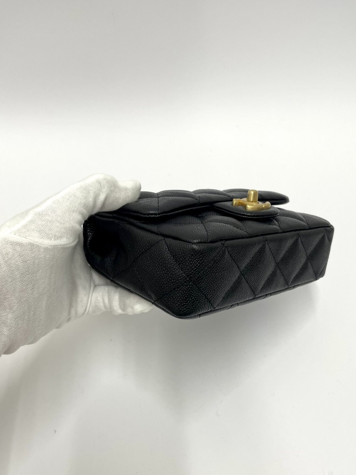 CHANEL 未使用品 キャビアスキン ミニマトラッセ ハートチェーン CHANEL 未使用品 キャビアスキン ミニマトラッセ ハートチェーン
