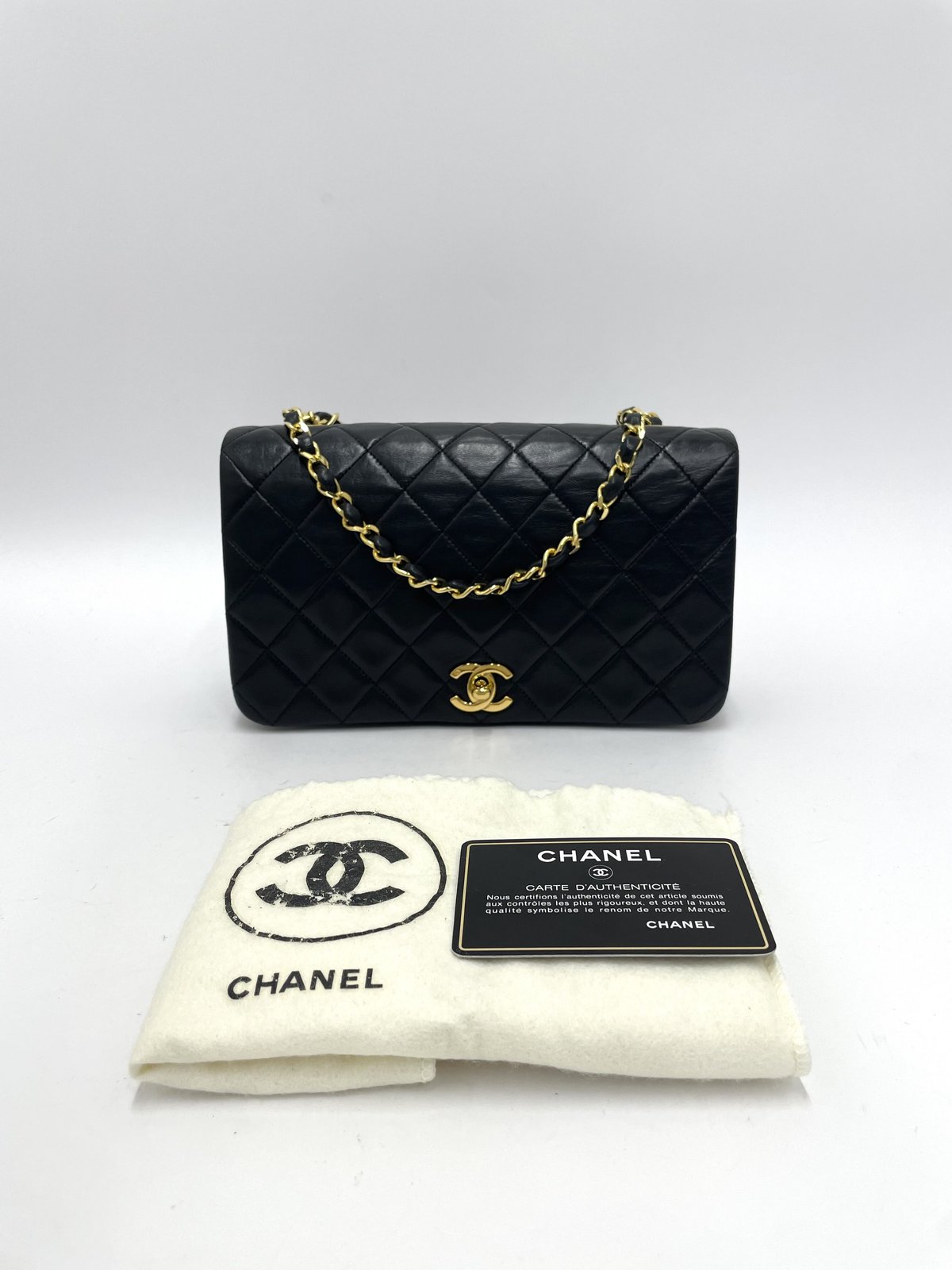 CHANEL ミニマトラッセ ラムスキン シングルフラップ シングルチェーン