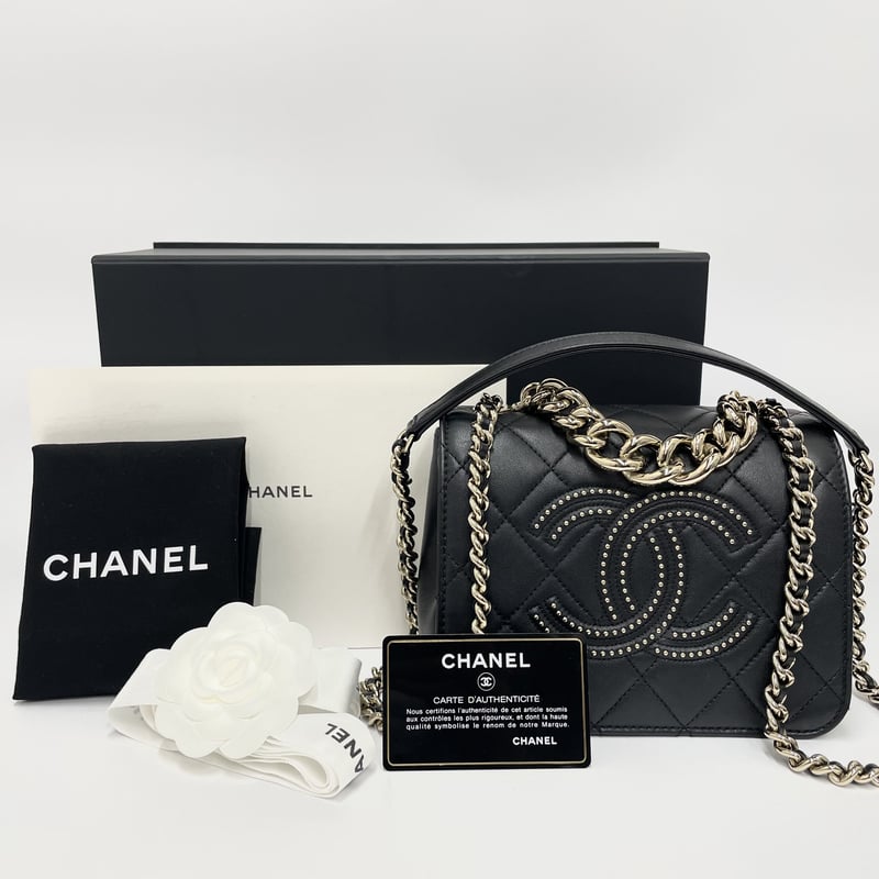 CHANEL マトラッセ スタッズ チェーンショルダーバッグ ラムスキン