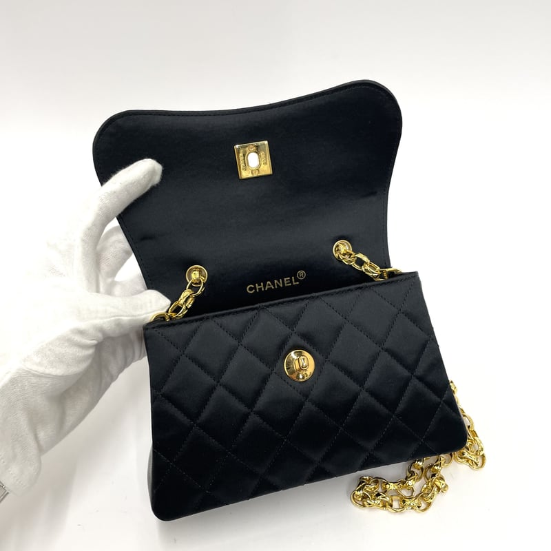 CHANEL 激レア サテン マトラッセ ココマーク ポーチ付 チェーン CHANEL 激レア サテン マトラッセ ココマーク ポーチ付 チェーン