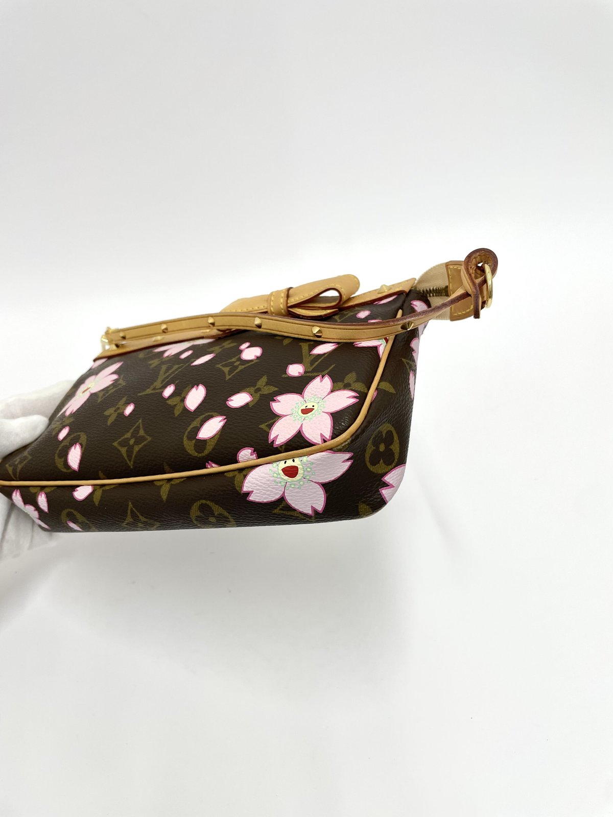 LOUIS VUITTON モノグラム チェリーブロッサム ポシェット アクセ LOUIS VUITTON モノグラム チェリーブロッサム ポシェット アクセ