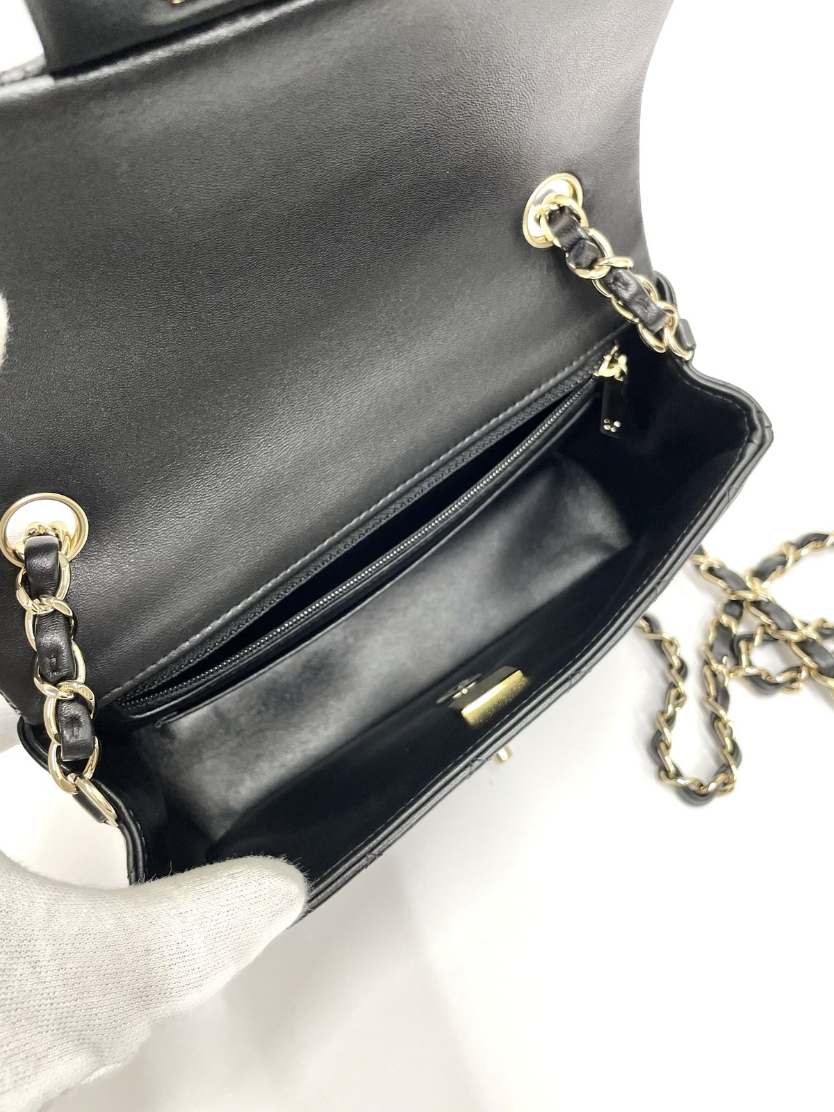 CHANEL ミニマトラッセ ラムスキン シングルフラップ シングル CHANEL ミニマトラッセ ラムスキン シングルフラップ シングル