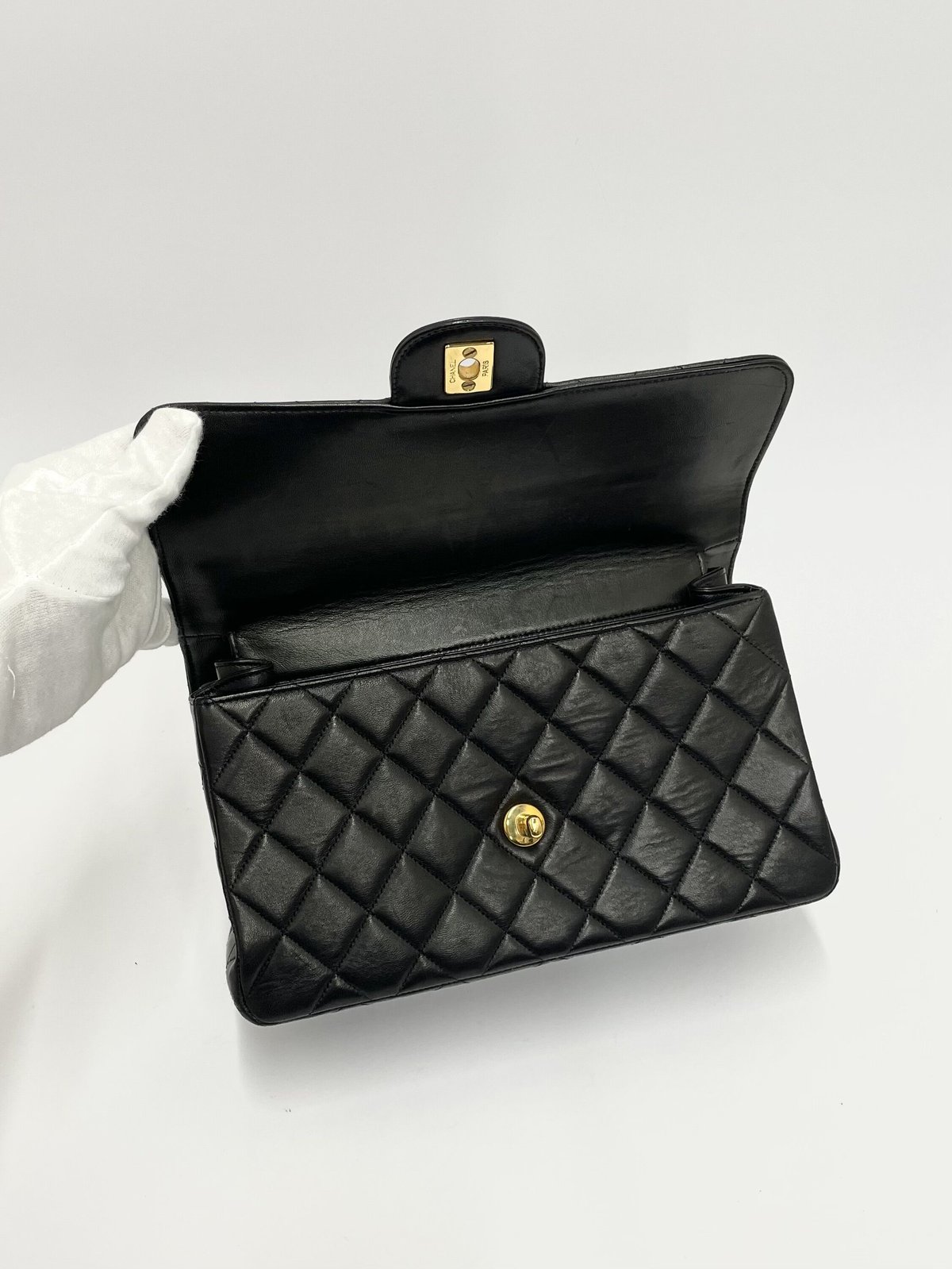CHANEL ラムスキン ダブルフェース マトラッセ チェーンショルダー