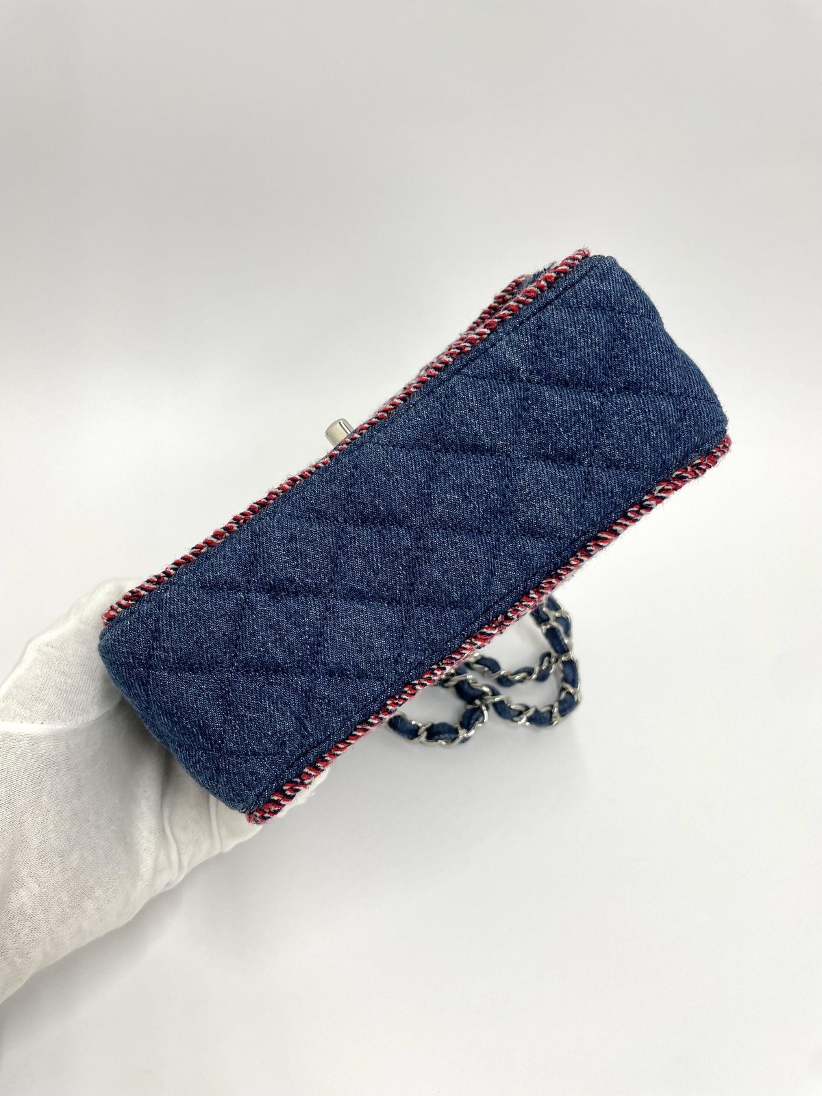 CHANEL ミニ マトラッセ チェーンショルダーバッグ デニム ブルー