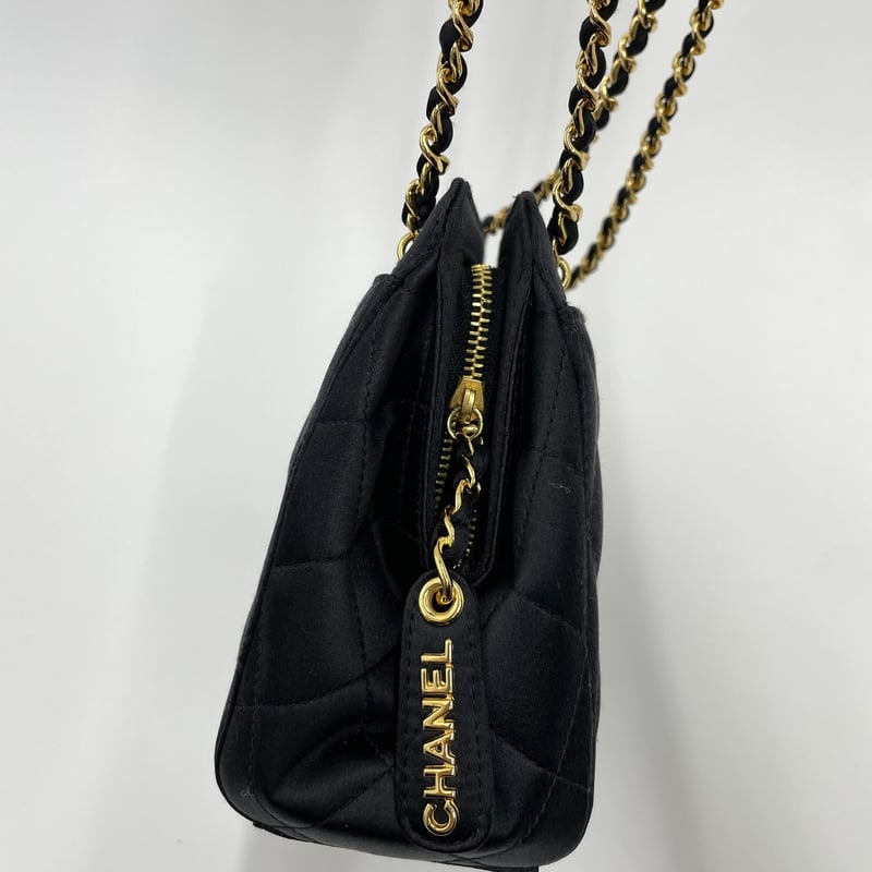 CHANEL サテン ヴィンテージ チェーンショルダーバッグ 4番台 CHANEL サテン ヴィンテージ チェーンショルダーバッグ 4番台