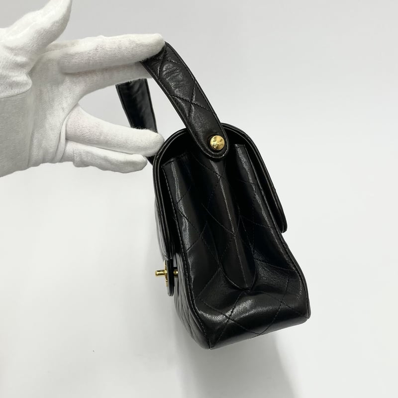 CHANEL ラムスキン ダブルフェース マトラッセ ショルダーバッグ CHANEL ラムスキン ダブルフェース マトラッセ ショルダーバッグ