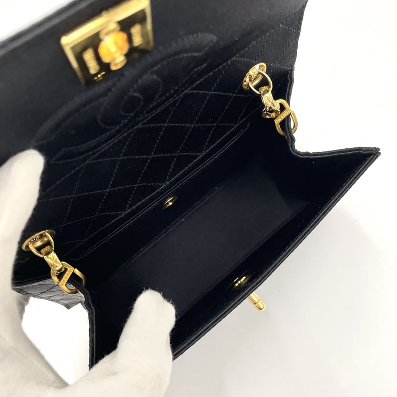シャネル シルクサテンマトラッセ プレートビジューチェーンバッグ　ブラック CHANEL 美品 シルクサテン 台形マトラッセ プレートビジューチェーン