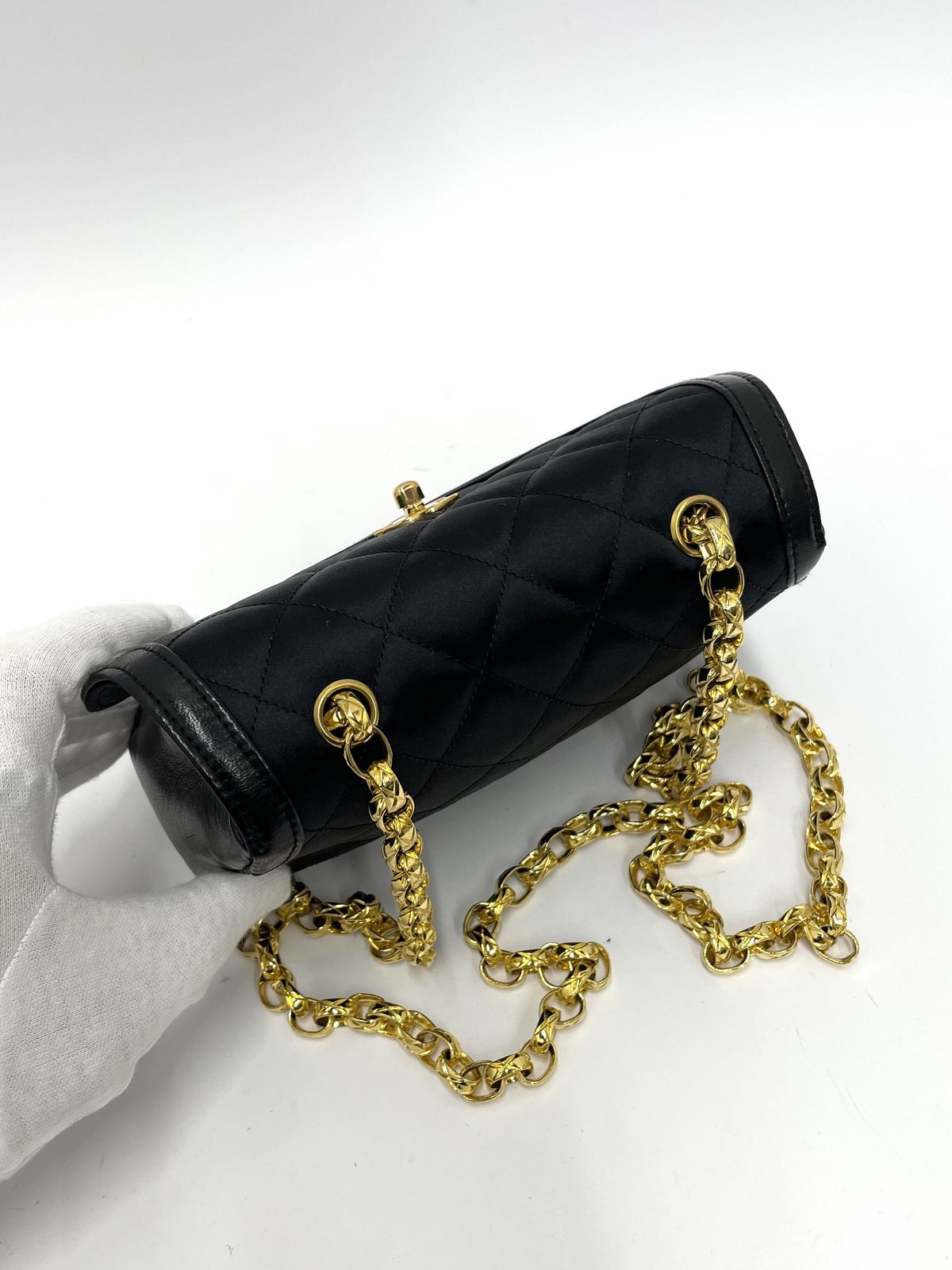 CHANEL 激レア サテン マトラッセ ココマーク ポーチ付 チェーン CHANEL 激レア サテン マトラッセ ココマーク ポーチ付 チェーン