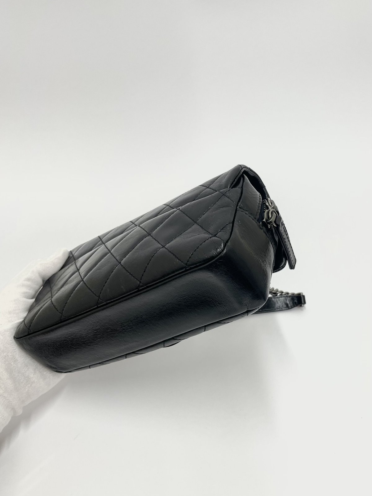 CHANEL ヴィンテージ風レザー チェーンショルダーバッグ CHANEL ヴィンテージ風レザー チェーンショルダーバッグ