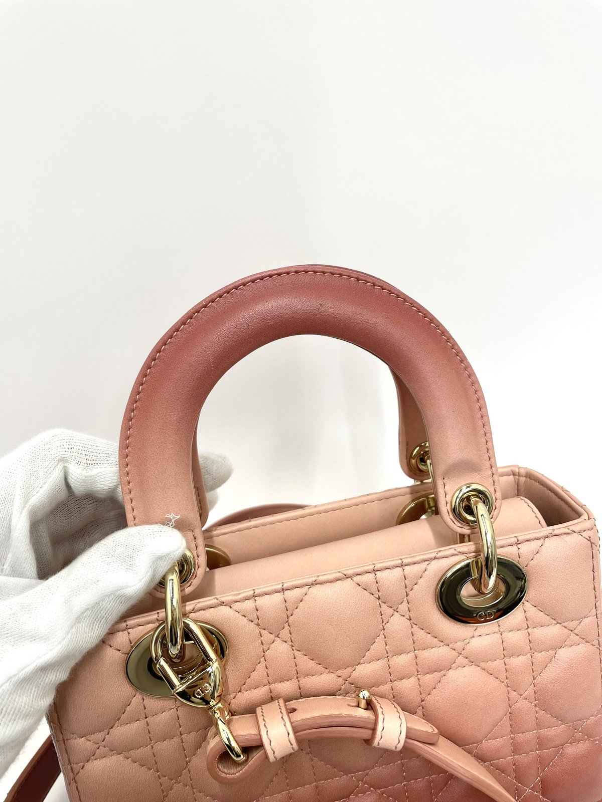 CHRISTIAN DIOR レディディオール ミディアム カナージュ レザー CHRISTIAN DIOR レディディオール ミディアム カナージュ レザー