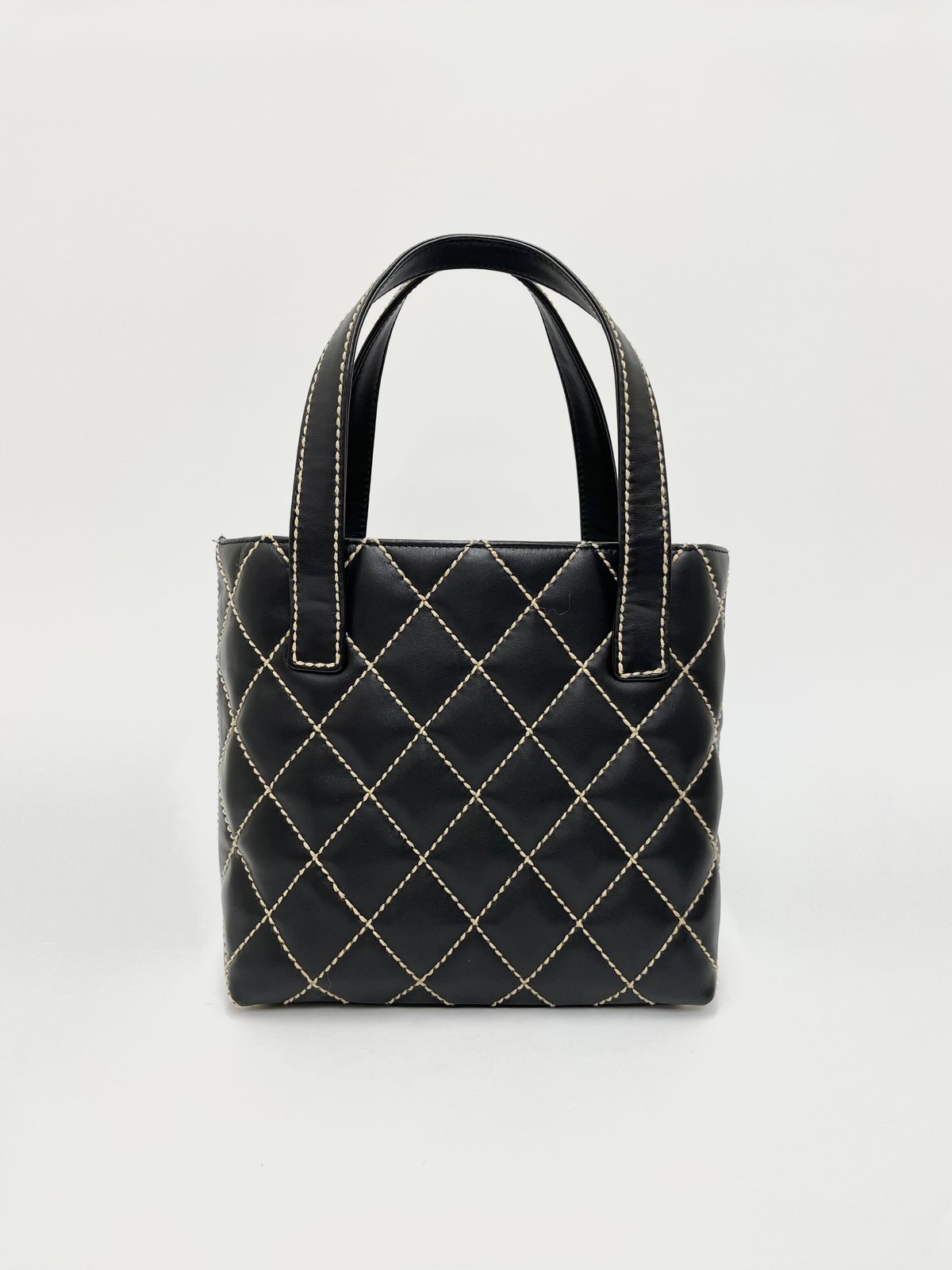 CHANEL カーフスキン ワイルドステッチ ハンドバッグ 7番台 CHANEL カーフスキン ワイルドステッチ ハンドバッグ 7番台