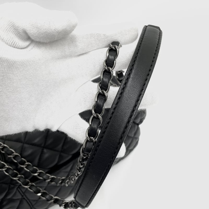 美品❣️BALLY マトラッセ　チェーンバッグ　クラッチバッグ　ラムスキン　鞄 CHANEL ラムスキン マトラッセ チェーンショルダーバッグ 18番台