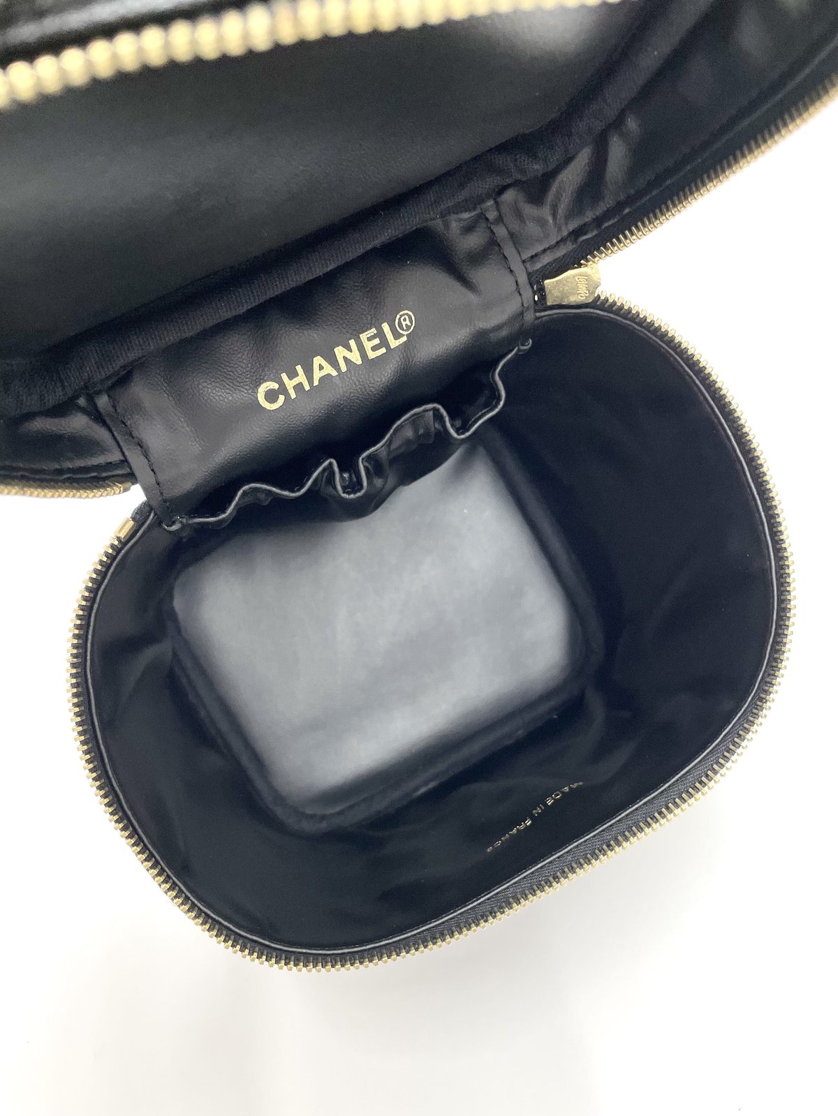 CHANEL キャビアスキン ココマーク バニティバッグ 7番台 | AMONA VINTAGE