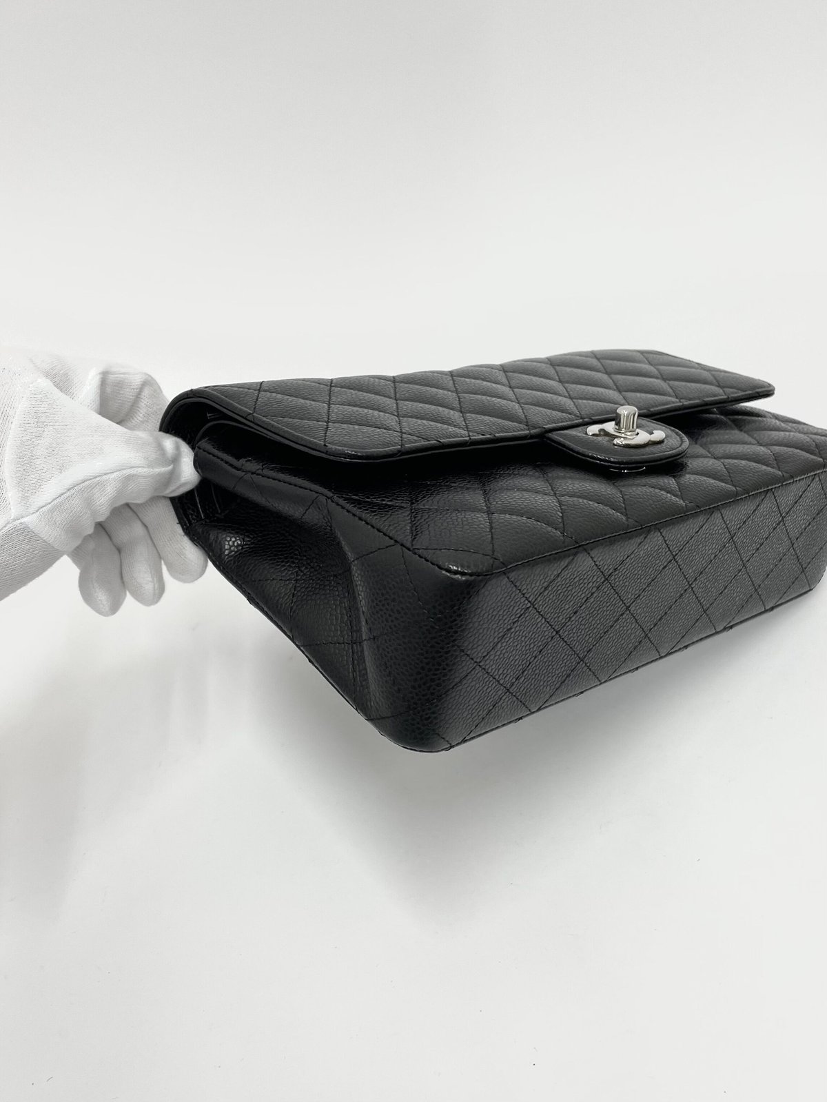 CHANEL キャビアスキン マトラッセ25 Wフラップ チェーン CHANEL キャビアスキン マトラッセ25 Wフラップ チェーン