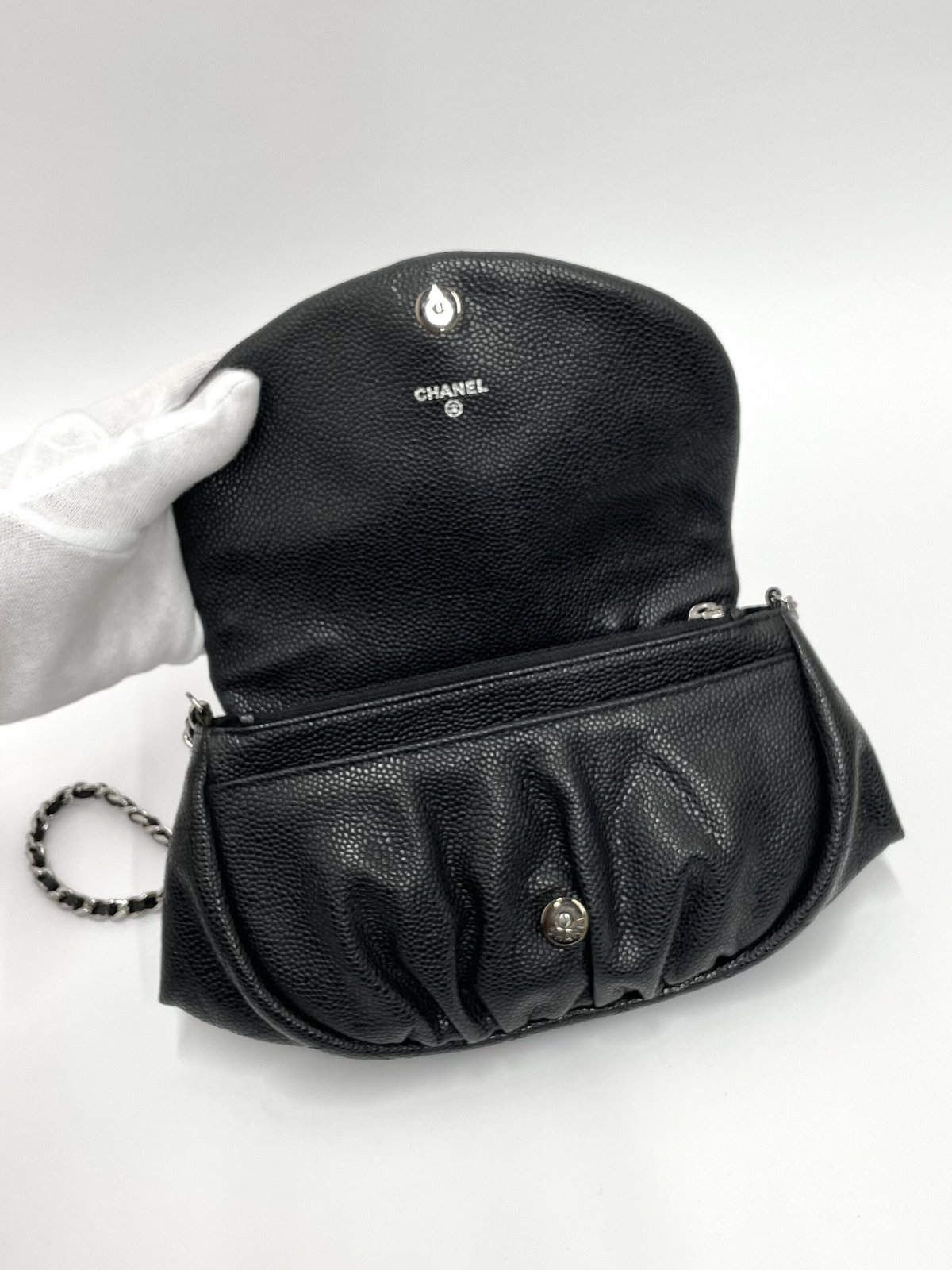 CHANEL キャビアスキン ココマーク ハーフムーン チェーン
