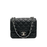 CHANEL キャビアスキン マトラッセ ミニフラップバッグ 17 ブラック/シルバー金具 12番台