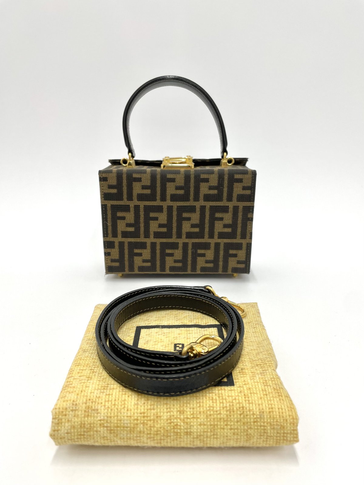 FENDI ズッカ柄　ハンドバッグ FENDI ズッカ柄バニティ2wayハンドバッグ | AMONA VINTAGE