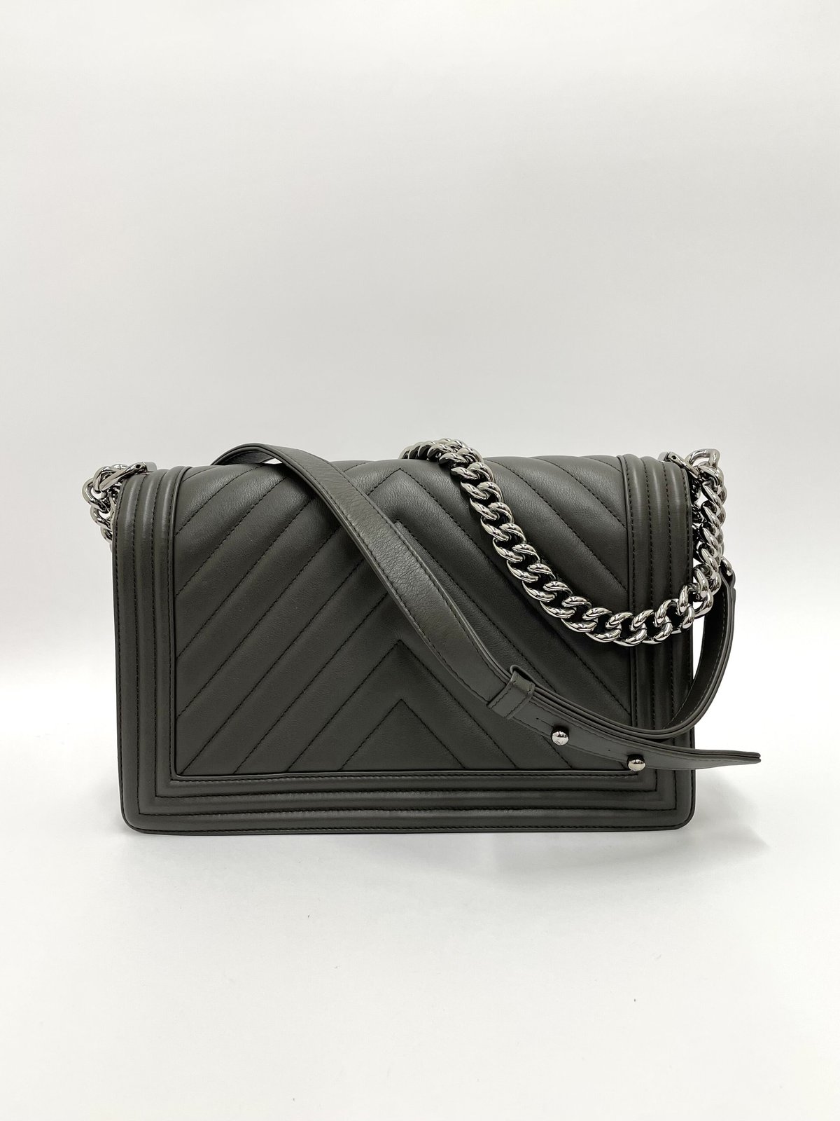 CHANEL ボーイシャネル Vステッチ チェーンショルダーバッグ CHANEL ボーイシャネル Vステッチ チェーンショルダーバッグ