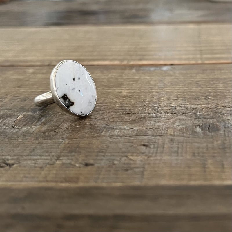 Only One】Sipilica シピリカ Modern Ring White Buffa