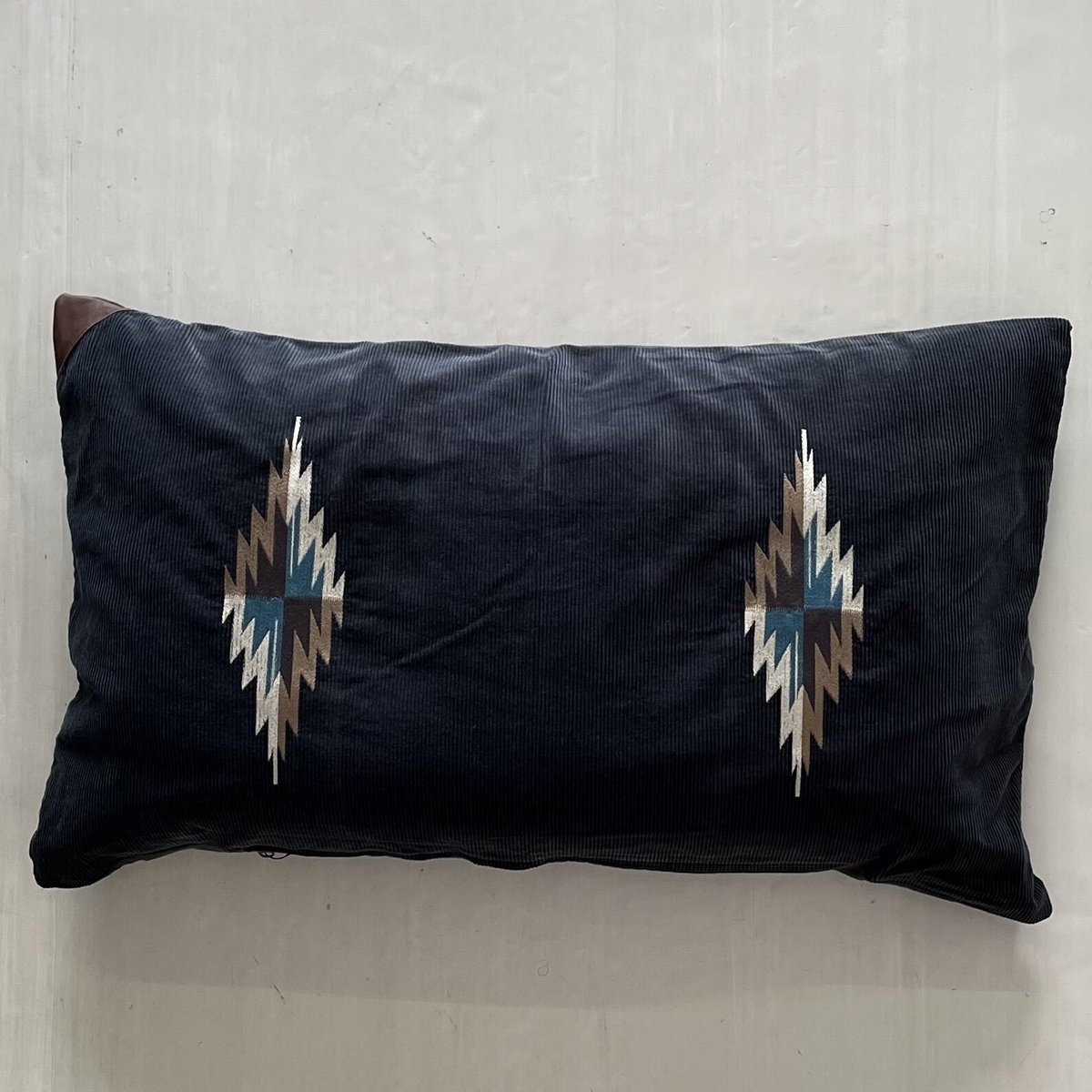 Free Shipping】BasShu Chimayo Long Feather Cush