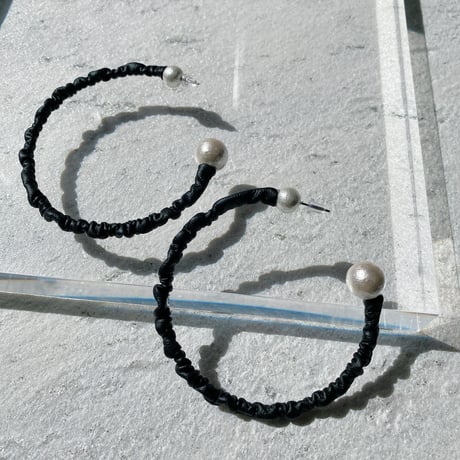 Pearl hoop