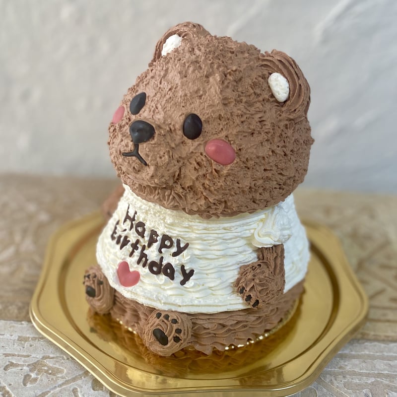 くまの立体ケーキ(Tシャツロゴ風) | Tipitinats Cakes
