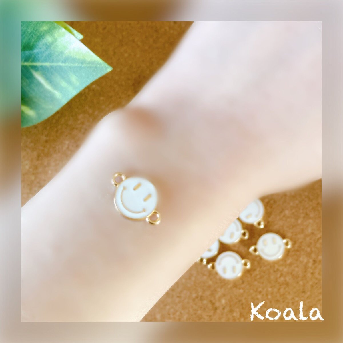 ニコちゃん 1ヶ】ニコちゃん ホワイトスマイル 両カン付パーツ | koala_parts