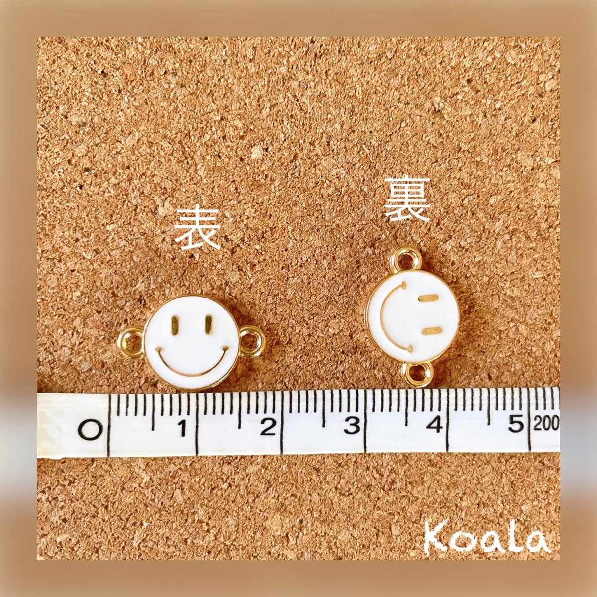1ヶ】ニコちゃん ホワイトスマイル 両カン付パーツ | koala_parts 1ヶ】ニコちゃん ホワイトスマイル 両カン付パーツ | koala_parts