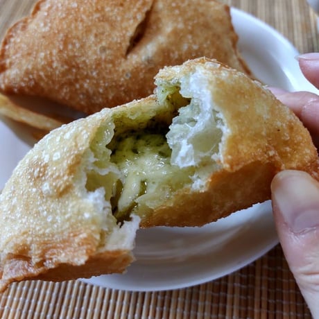 【冷凍揚げピザ】茄子と地鶏肉味噌クリームチーズ