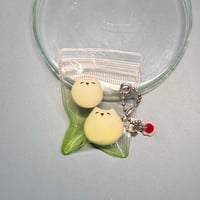 もにゅ山田さんキーホルダー_メロンソーダ(大小)